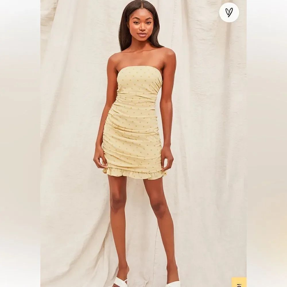Luluโs Cuteย Crush Yellow Polka Dot Ruched Strapless Bodycon MiniโDress SizeโL